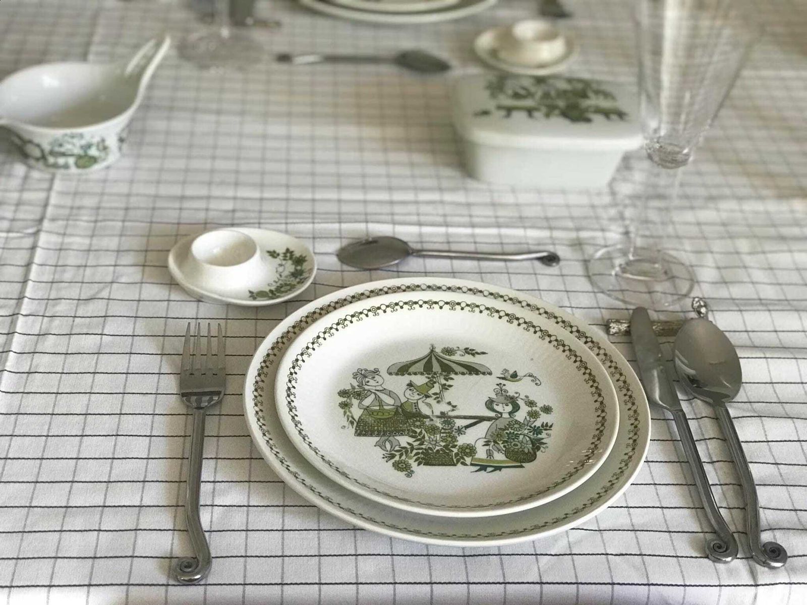 Lot de 8 fourchettes de table françaises à manche torsadé, style Brutalist médiéval photo furniture