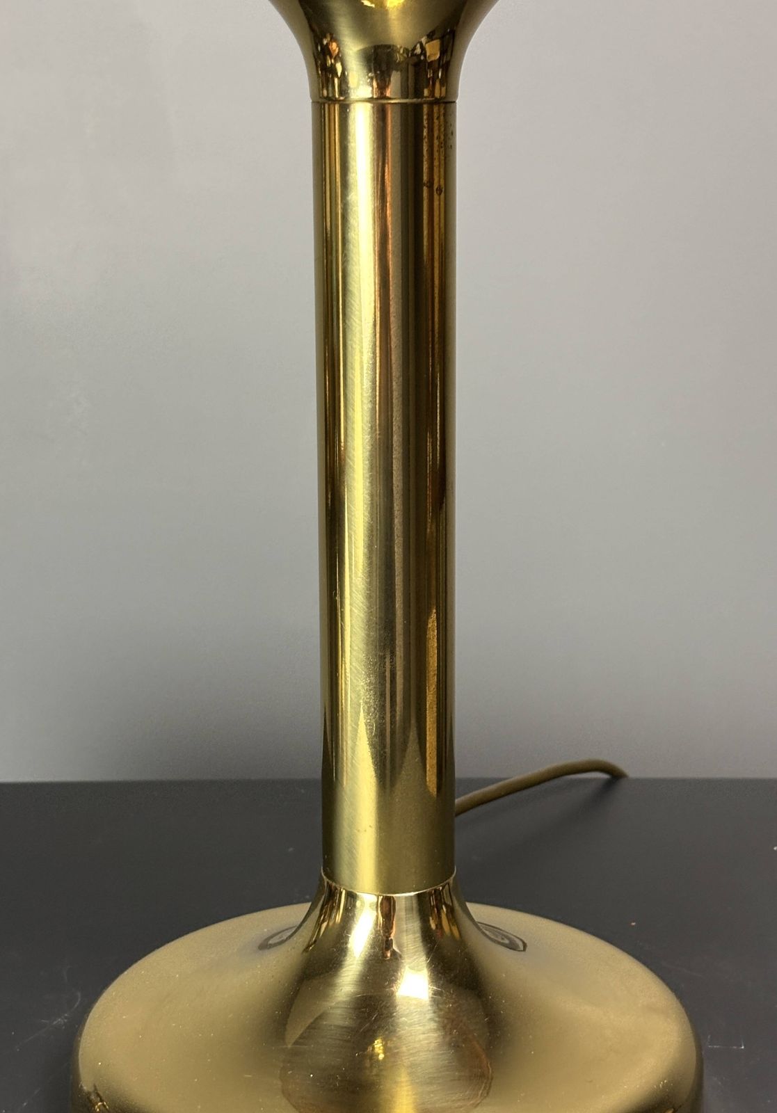 Lampe de table Fungo en rotin et laiton, style champignon, mid-century italienne, années 1970 photo for sale