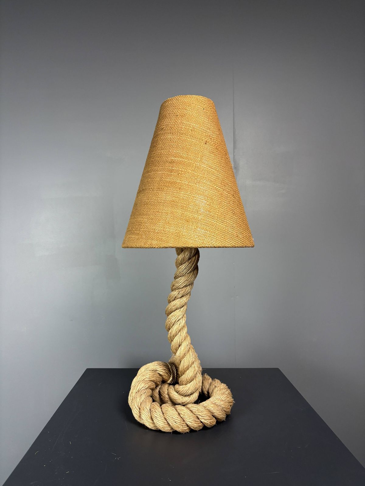 Lampe de table mid-century Brutalist en corde, dans le style de Audoux & Minet photo furniture