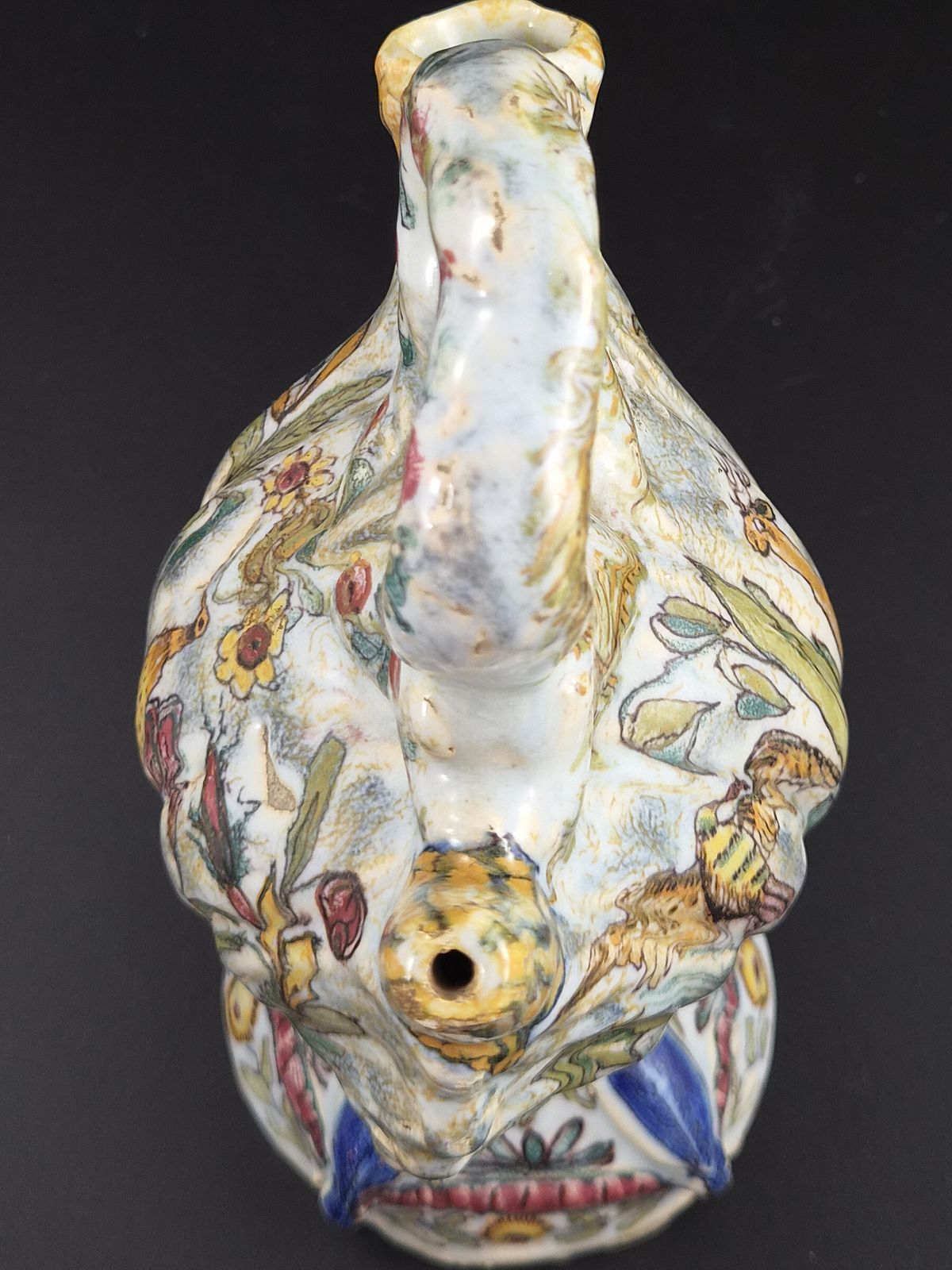 Antiek Italiaans majolica pelgrimsfles in de vorm van een jakobsschelp, Fiasca Da Pellegrino, 18e eeuw photo buy