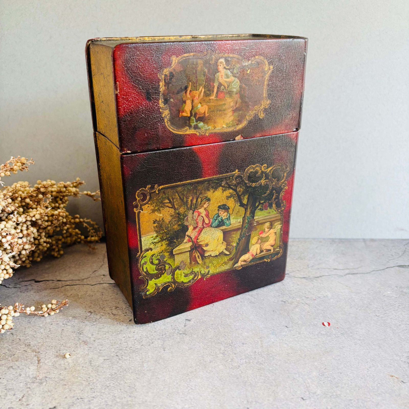 Antiek papier-maché doosje in de vorm van een boek photo furniture