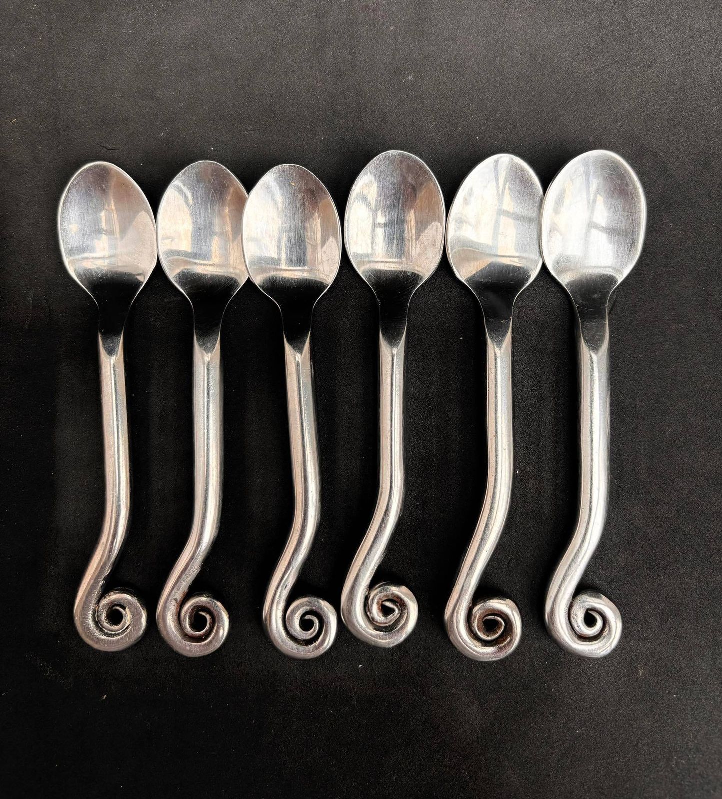 Set van 6 kleine lepels, swirl spiraal bestek, gedraaide uiteinden, Frans vervangingsbestek, gedraaide uiteinden, swirl brutalist decor, middeleeuwse stijl, Viking photo 162.0