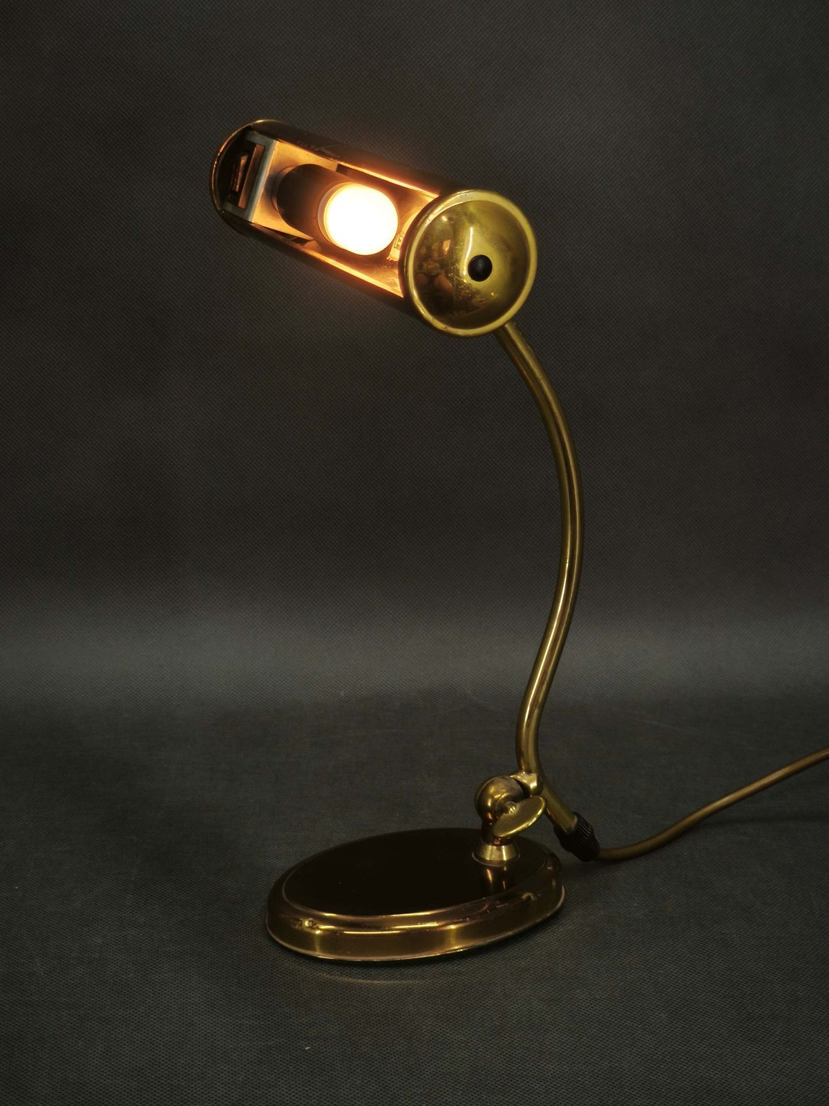 191.0 Lampe de bureau réglable en laiton, Allemagne, années 1960 photo