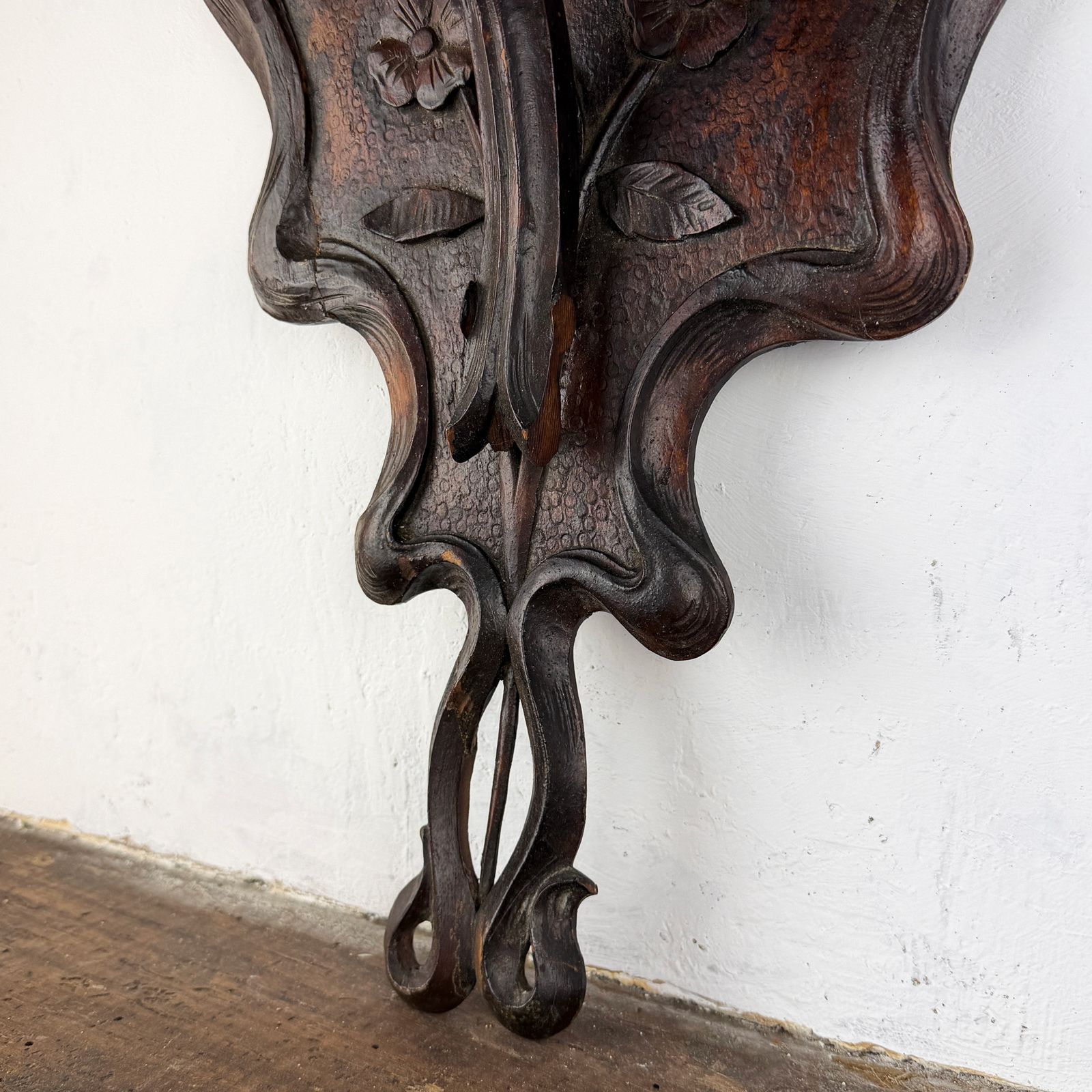 Art Nouveau Shelf, Italian Liberty Carved Wood Wall Bracket, Jugendstil photo vinterior