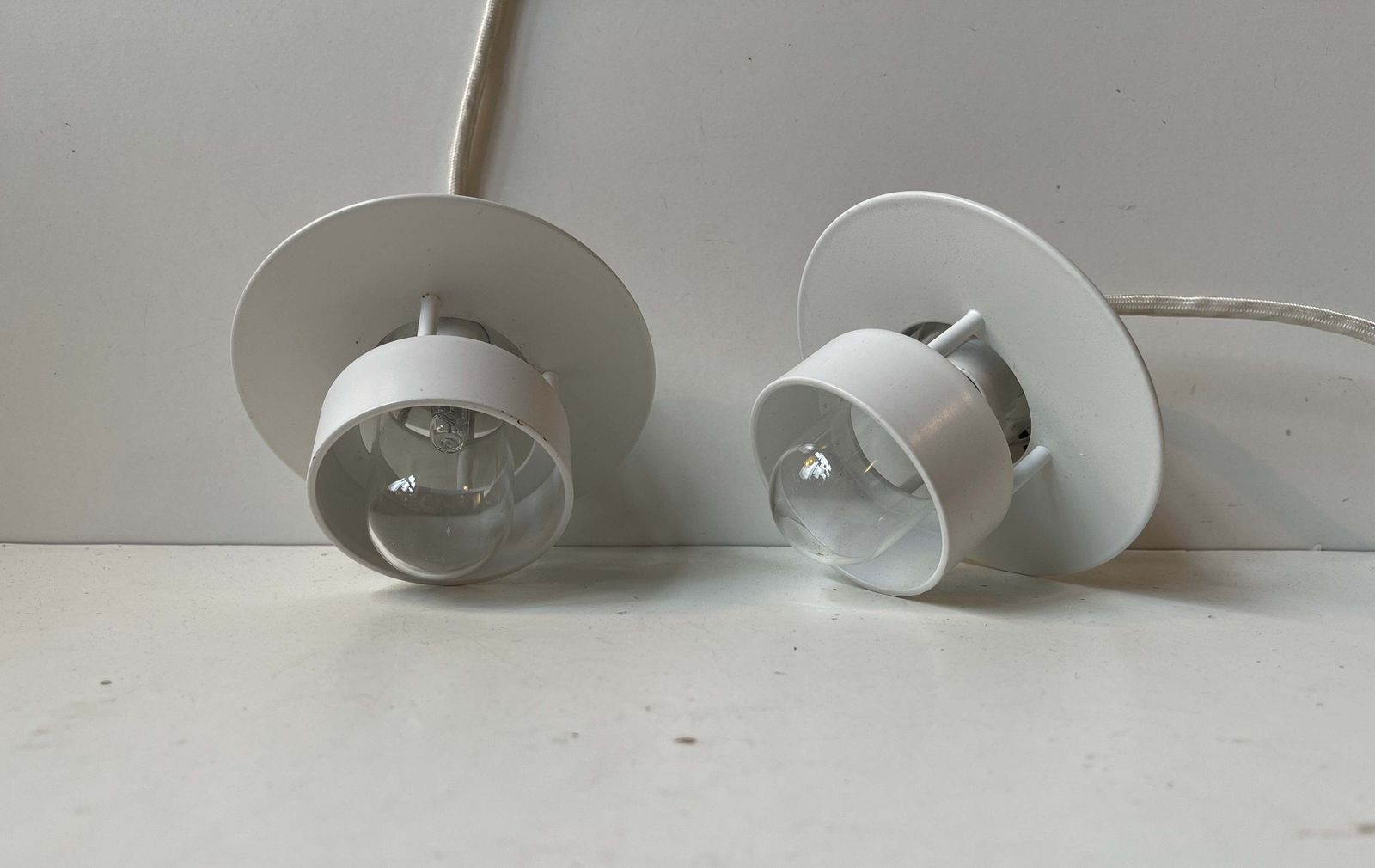 Appliques de plafond minimalistes Louis Poulsen, blanches, Planet Orbit, pour salle de bains photo furniture