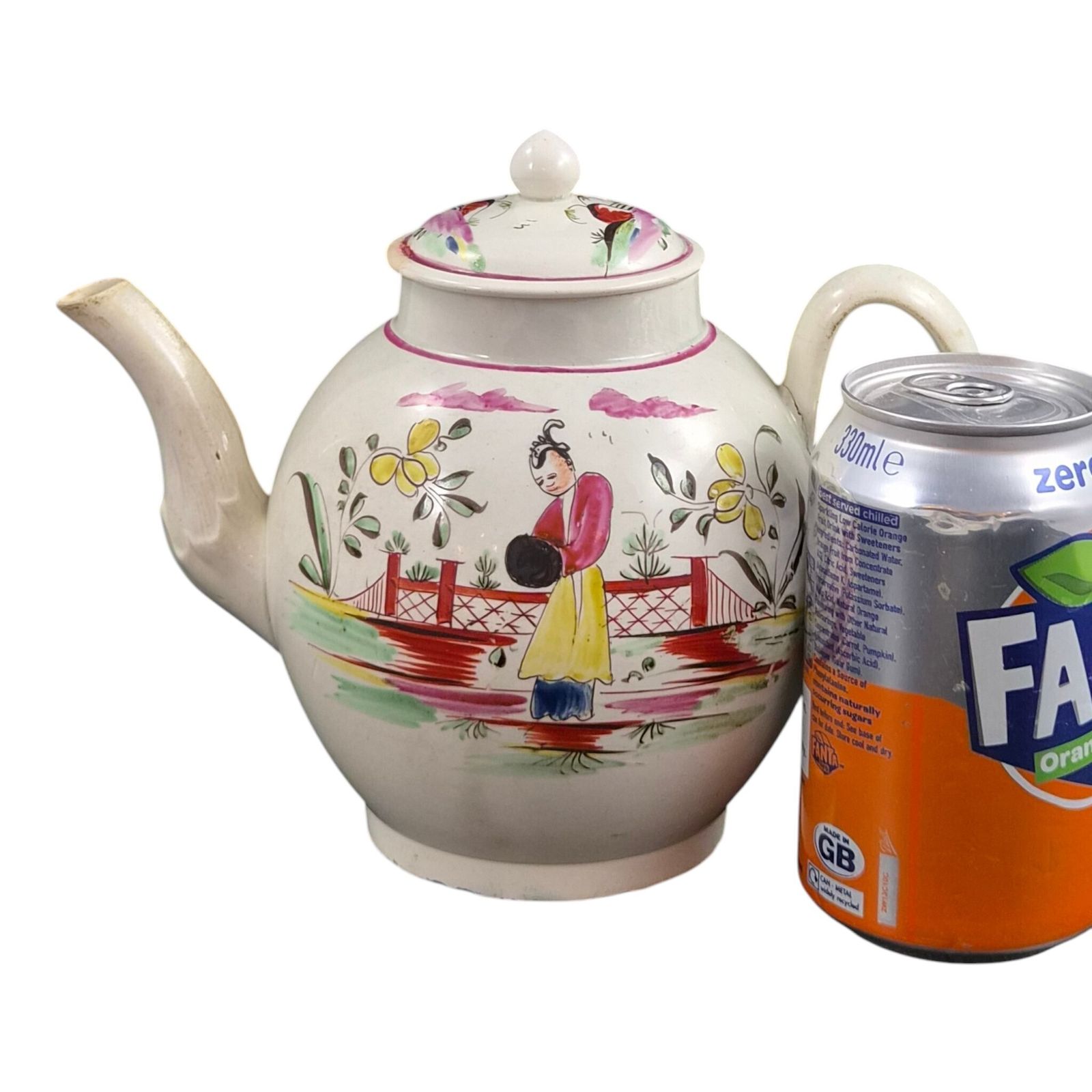 photo buy Zeldzame 18e-eeuwse chinoiserie creamware theepot, waarschijnlijk Engels