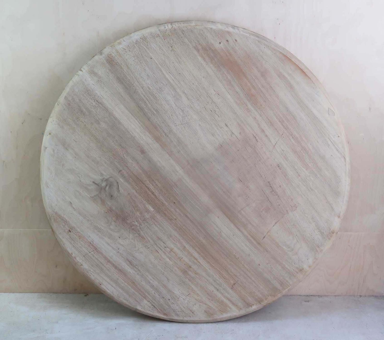 Klein antiek rond tafel in Palladiaanse stijl met leeuwenpootjes. Ca. 1835 photo 1500.0
