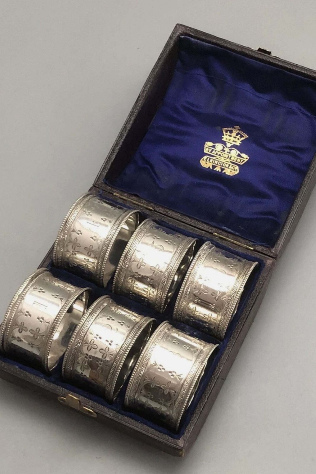 photo for sale Antiek Engels zilveren servetringen set van 6, bijpassende etui, art deco