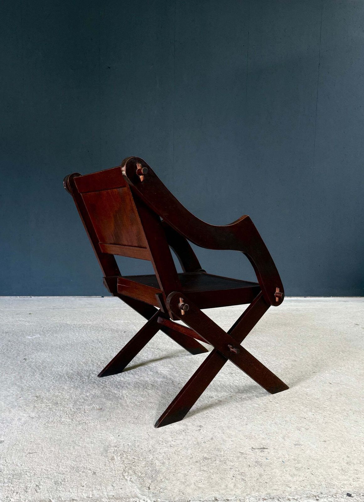 Begin 20e eeuw Design Glastonbury X Frame Chair photo 1100.0
