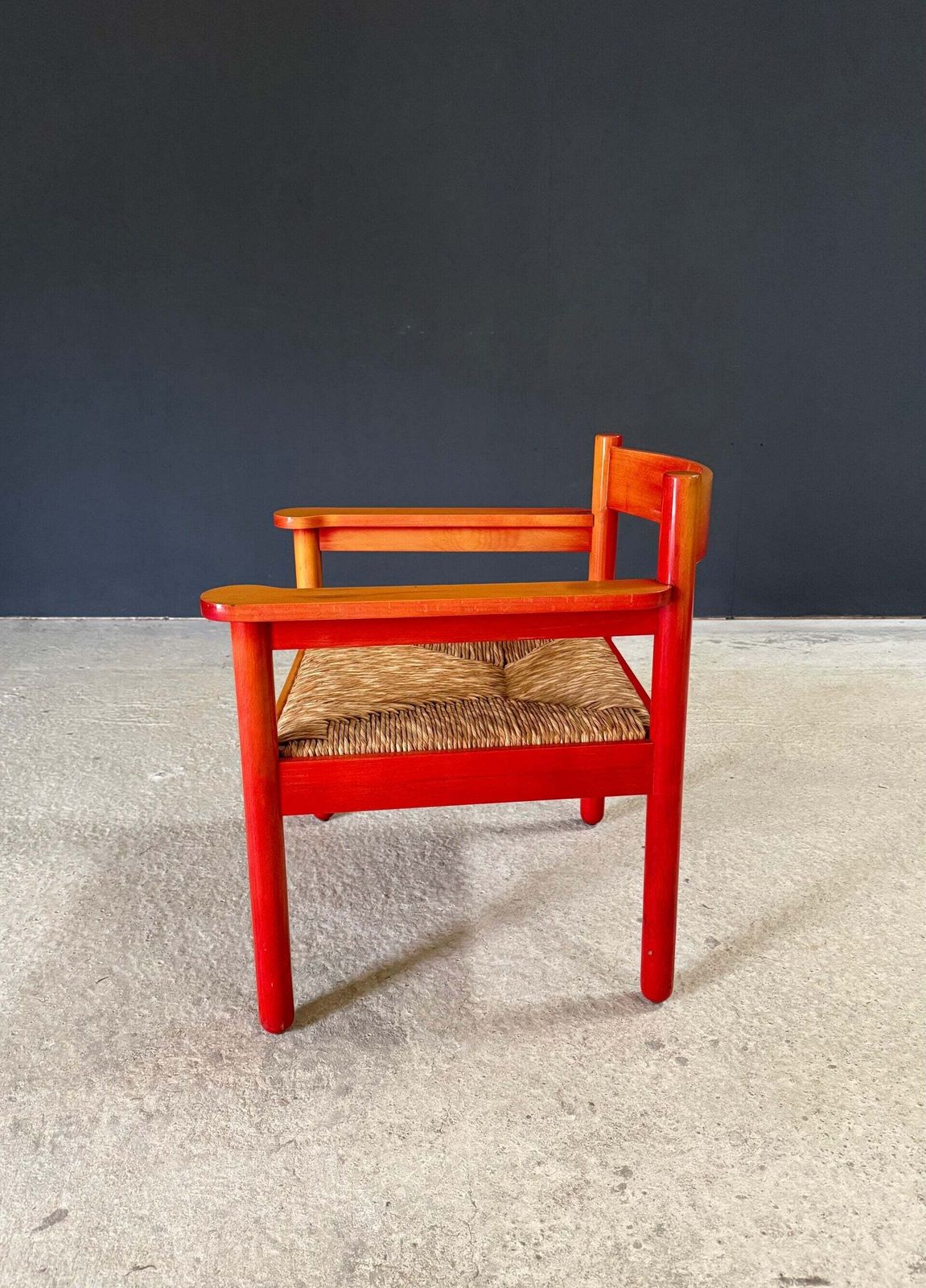Mcm Design rode loungestoel van Vico Magistretti photo buy