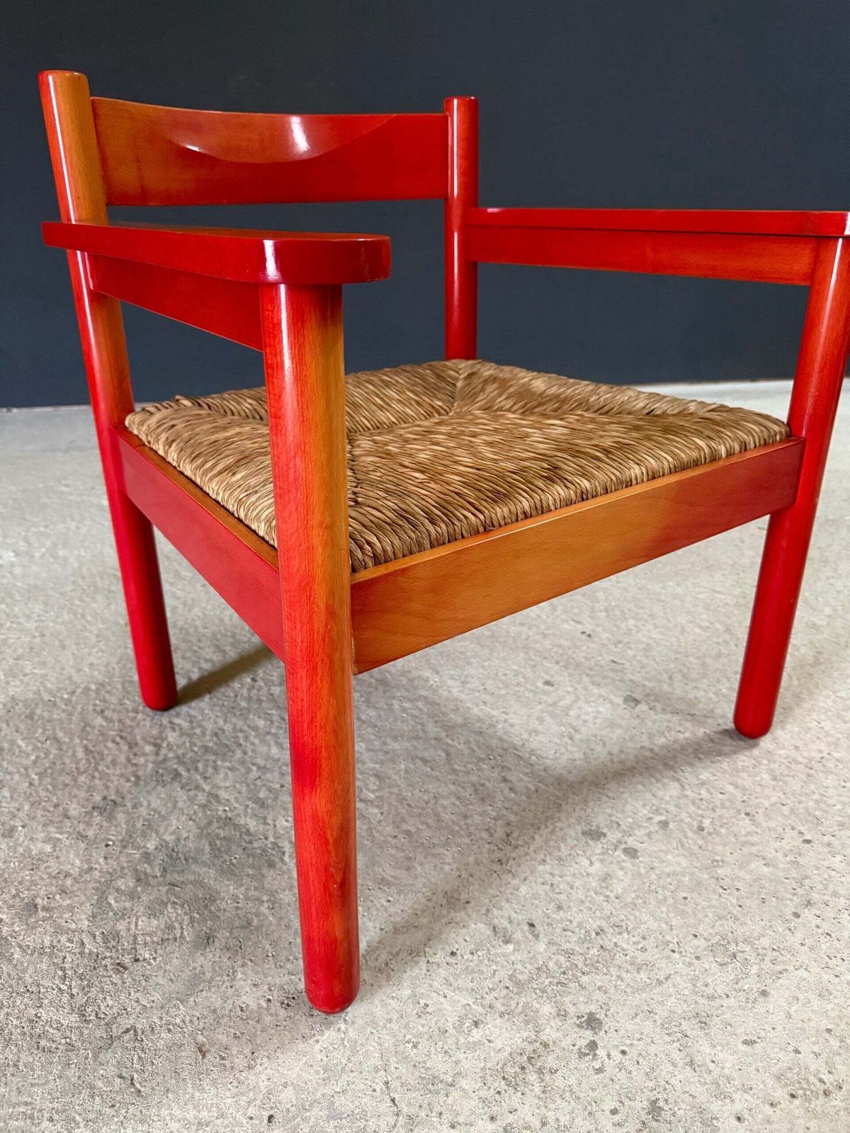 1400.0 Mcm Design rode loungestoel van Vico Magistretti photo