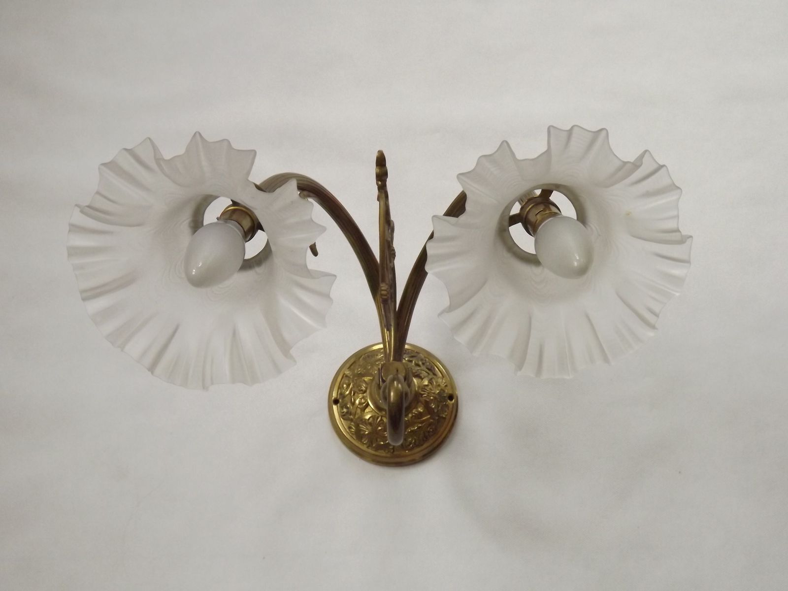 French Vintage Double Brass Wall Light Ornate Scrolled Arms Frilled Glass Shades photo for sale