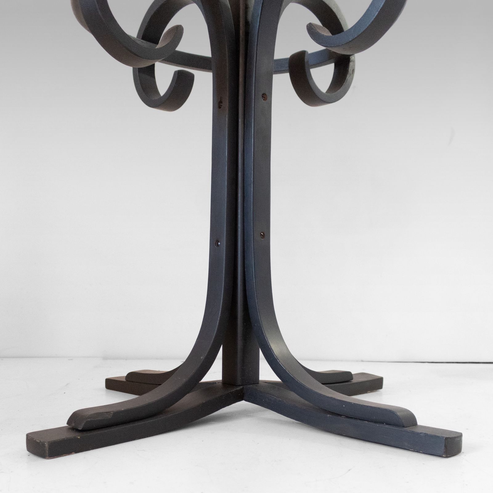 photo furniture Porte-manteau d'époque en bois courbé de style Thonet, vers 1900