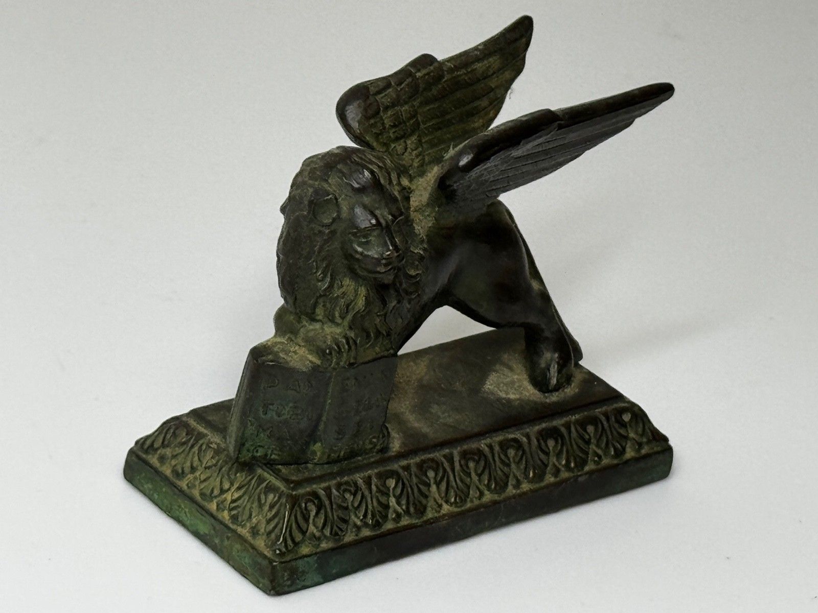 Antiek Neoklassiek Bronzen Gevleugelde Leeuw van Sint Marcus, Venetiaans Grand Tour, ca. 1820 photo for sale