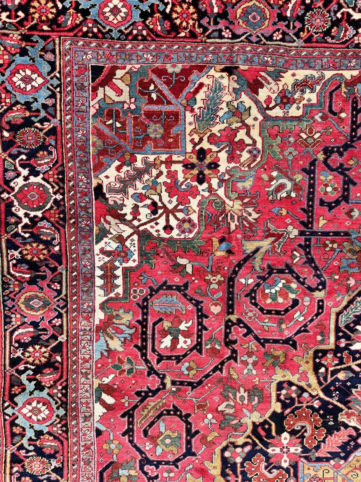 5900.0 Antique Heriz Carpet 3.68m X 2.65m photo