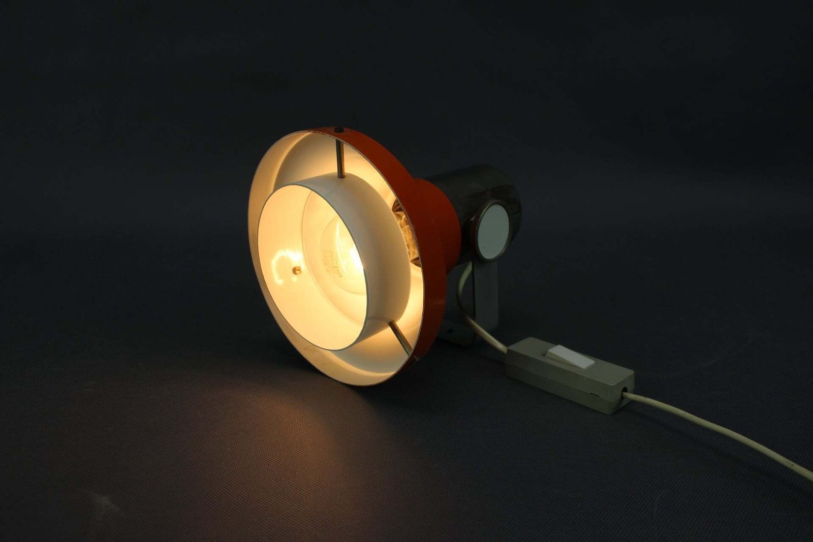 photo furniture Josef Hurka voor Napako, oranje wandlamp, Tsjecho-Slowakije, jaren 1970