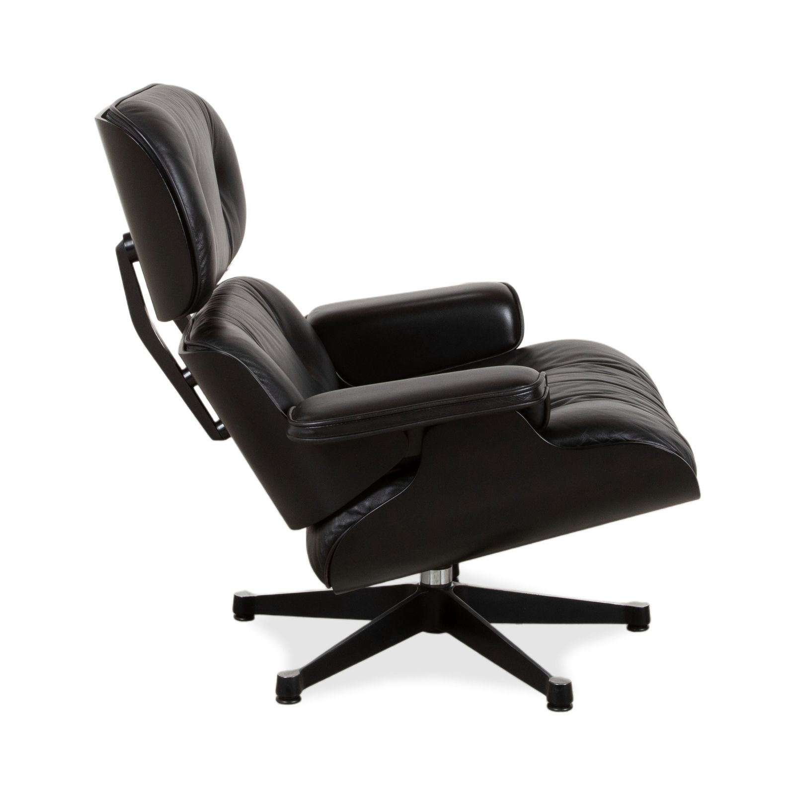 photo furniture Vitra Eames Leather Armchair Wood Black