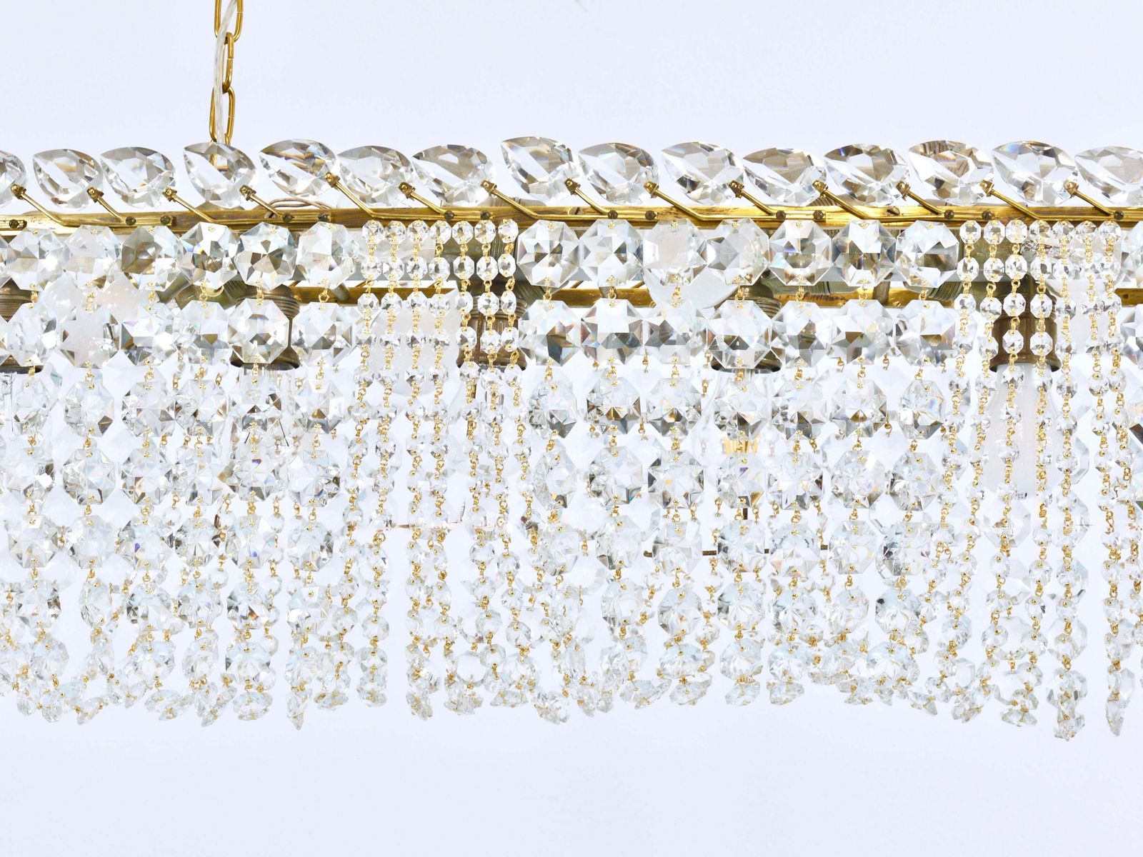 Verlichting J.T. Kalmar Josef Frank 58" Zeppelin kristallen en messing hanglamp, Wenen, ca. jaren 1950 photo
