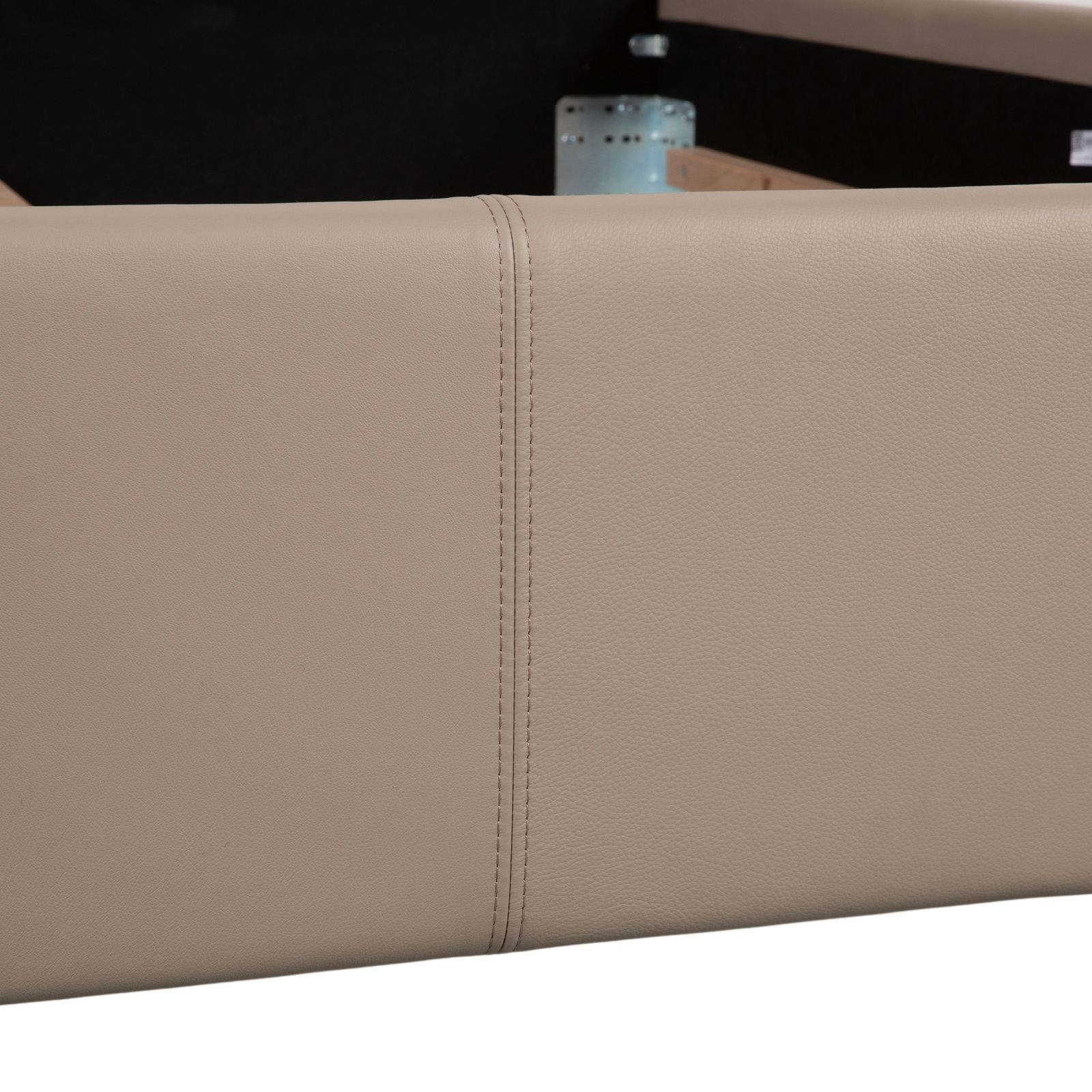 Lit en cuir Rolf Benz SONO beige, chambre photo vinterior