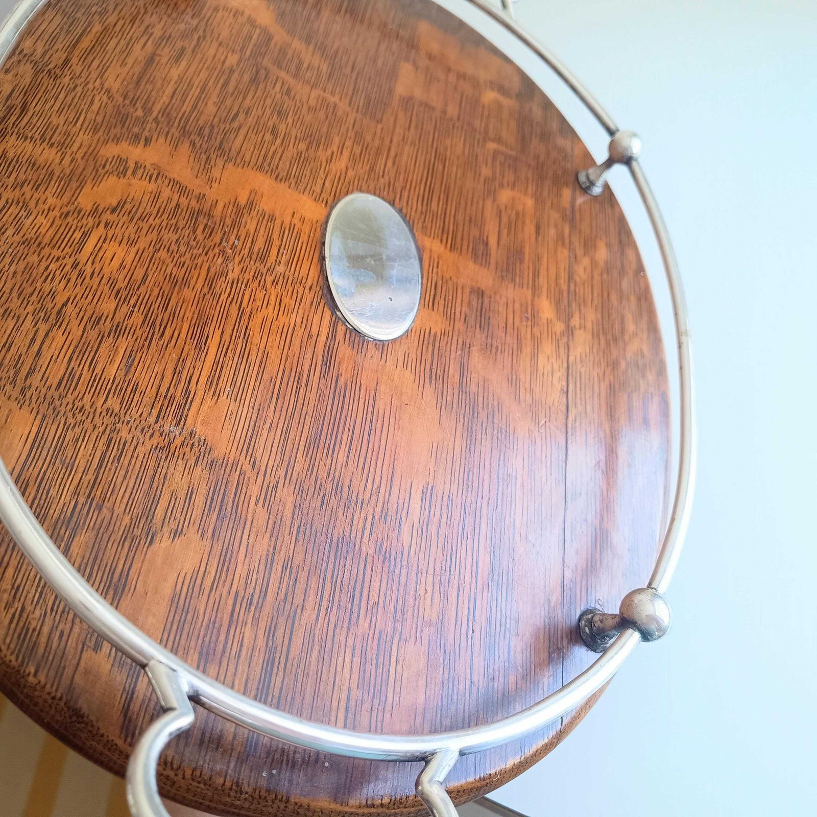 photo for sale Antiek Victoriaans eiken dienblad met verzilverd metaal, scheepsstijl, bal- en railing galerij, bun feet