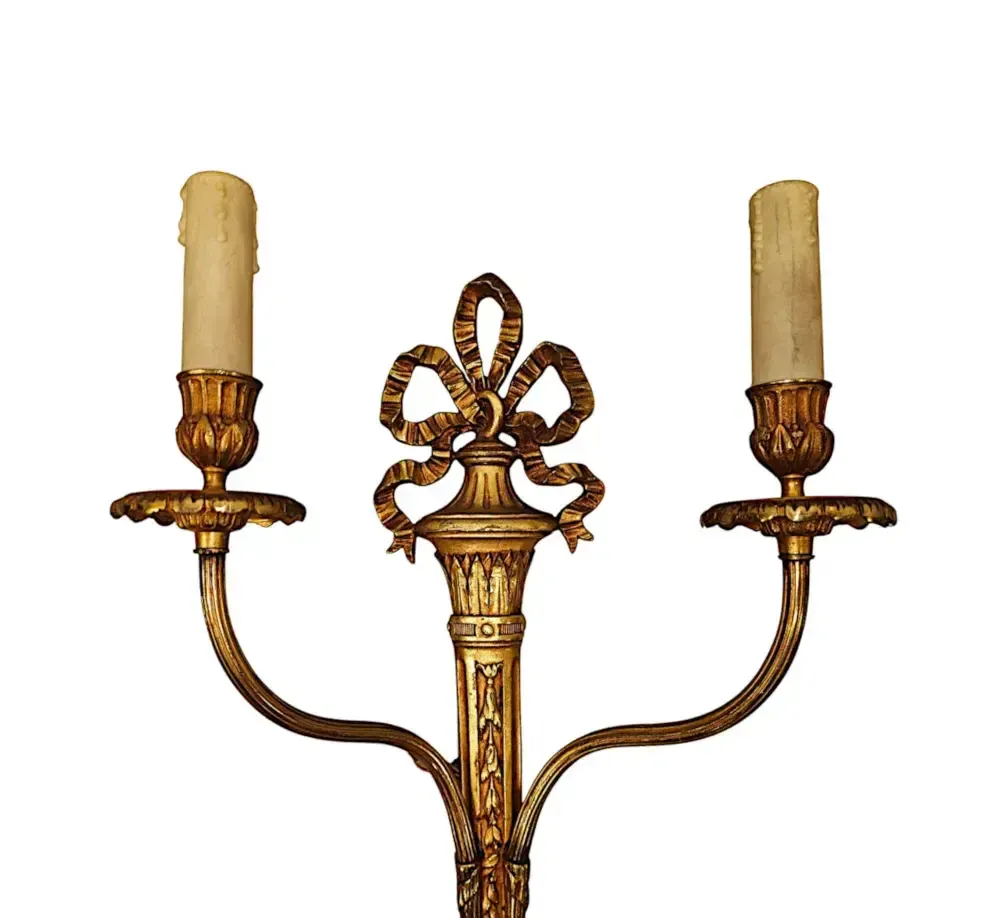 Een paar wandlampen van verguld brons, begin 20e eeuw photo furniture