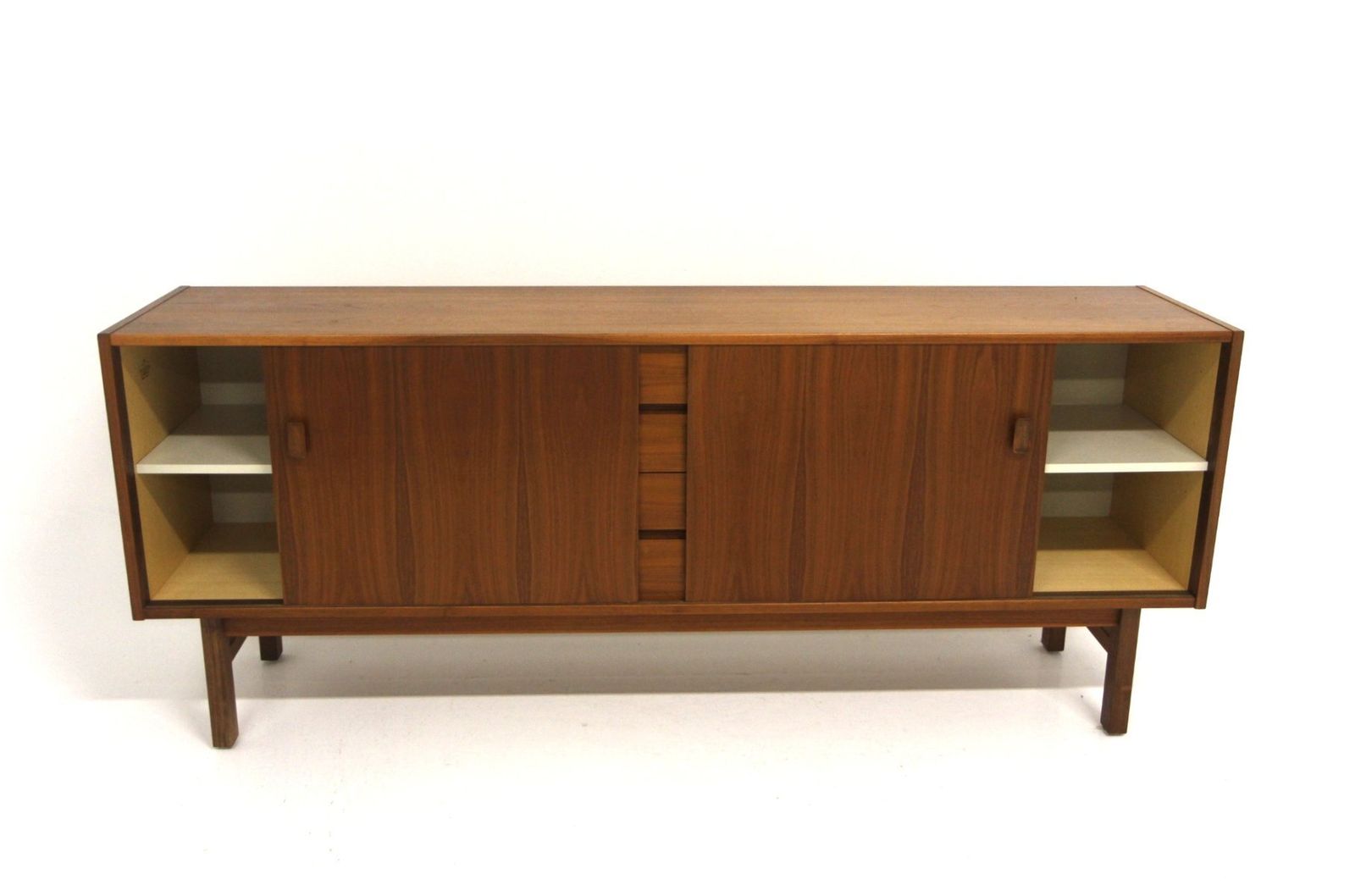 Buffet scandinave Arild en noyer, par Nils Jonsson pour Troeds, Suède, 1960 photo for sale