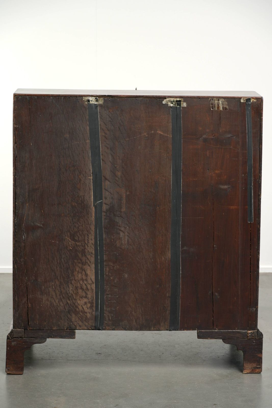 Very Beautiful 18th Century English Oak Secretary With A Beautiful Interior And Original Leather Top. photo vinterior