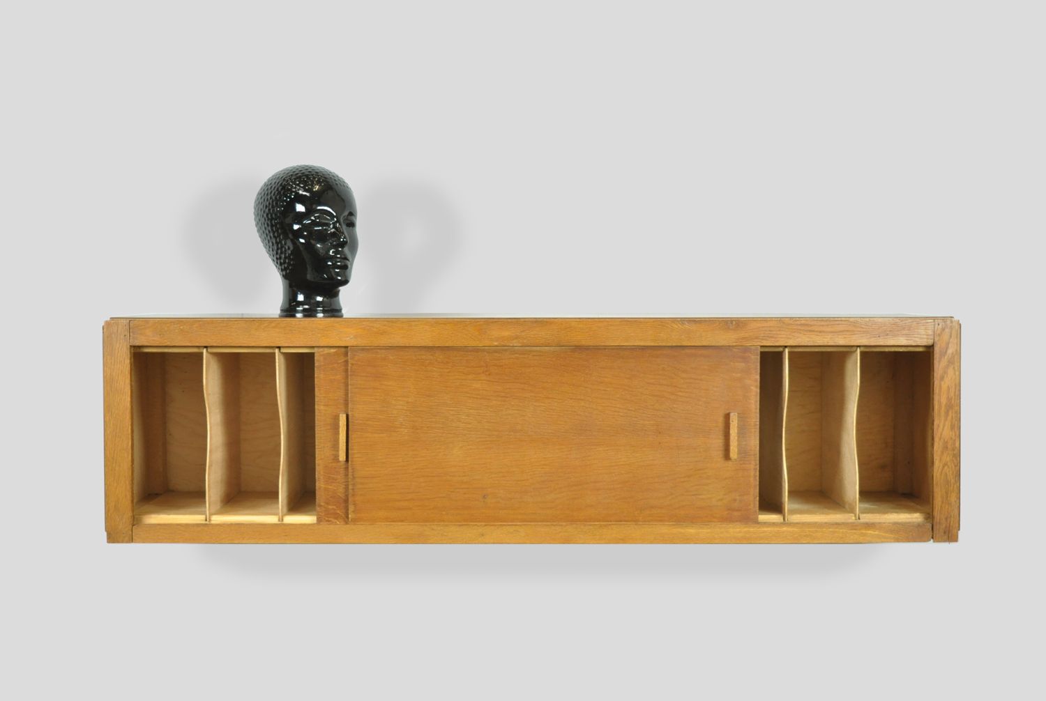Vintage Mid-Century Hangkast met Schuifdeuren, jaren 1960 photo furniture