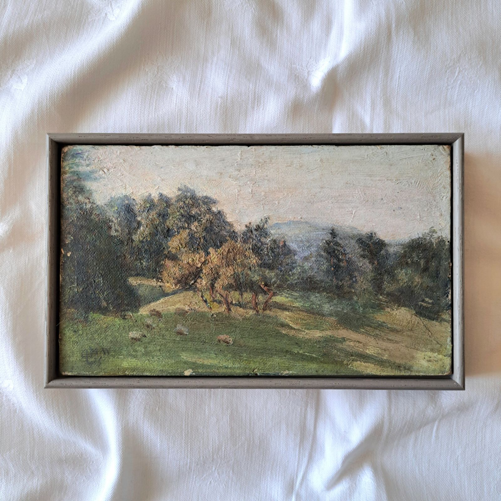photo vintage Small Oil Painting Of A Rural Landscape