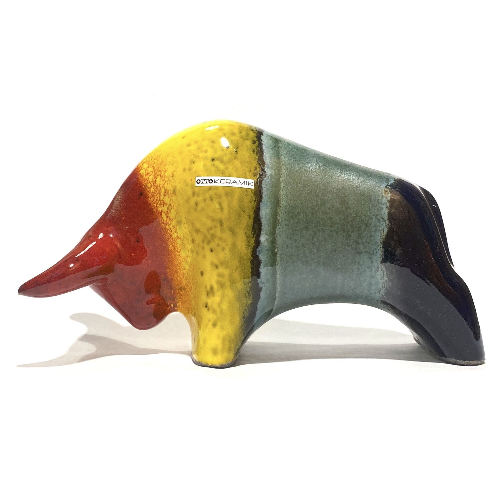 Otto Keramik Keramische Stier in Multicolour Regenboogglazuur, West German Pottery Stijl Sculptuur