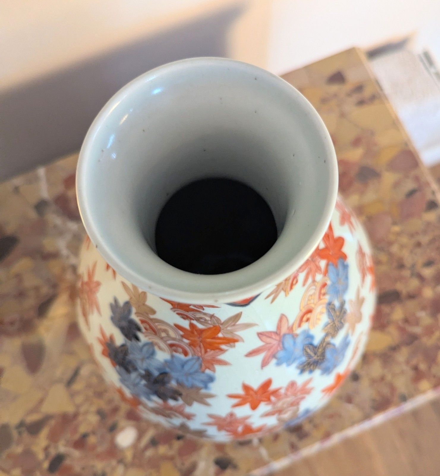 photo buy Vase Imari japonais à long col, époque Meiji 1868 1912, livraison disponible 0377.