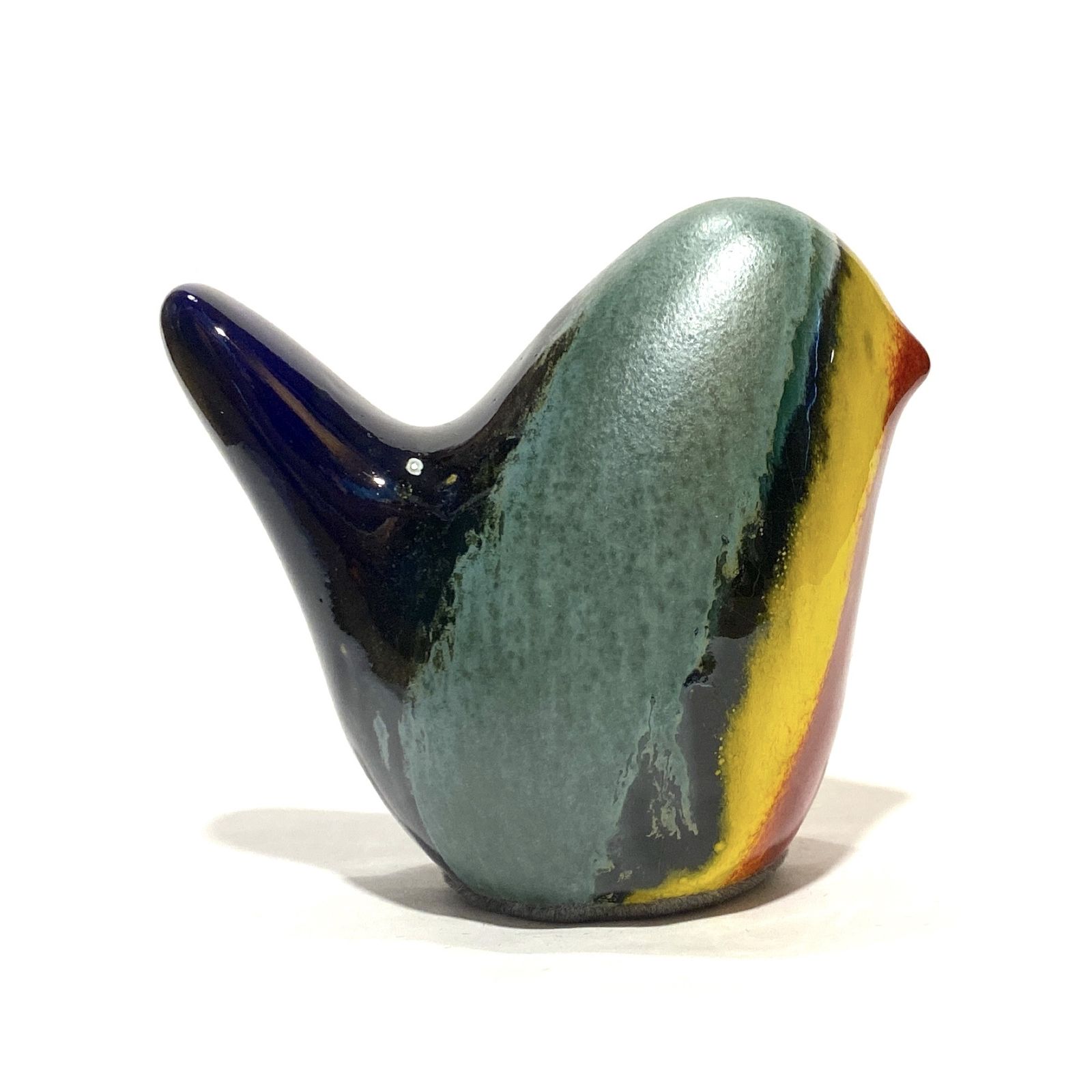 Otto Keramik regenbooggeglazuurd keramisch vogeltje, West German Pottery stijl ornament/sculptuur photo for sale