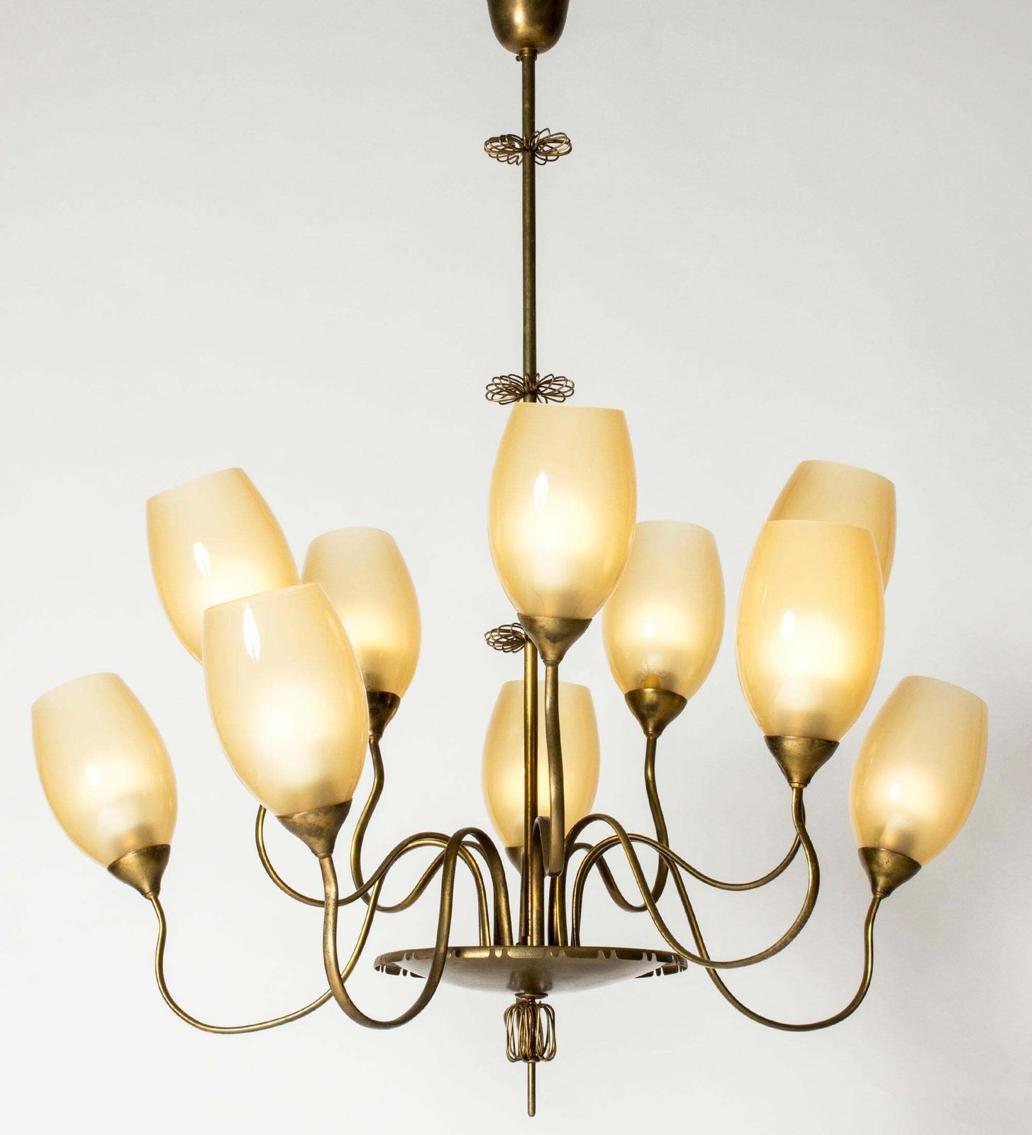 Messing Kroonluchter van Paavo Tynell, Scandinavian Modern, Finland, jaren 1940 photo furniture