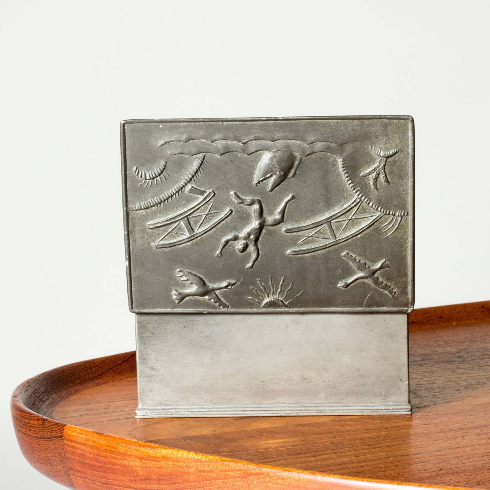 Boîte en étain à couvercle Swedish Grace par Nils Fougstedt, Herman Bergman, Suède, 1928 photo buy