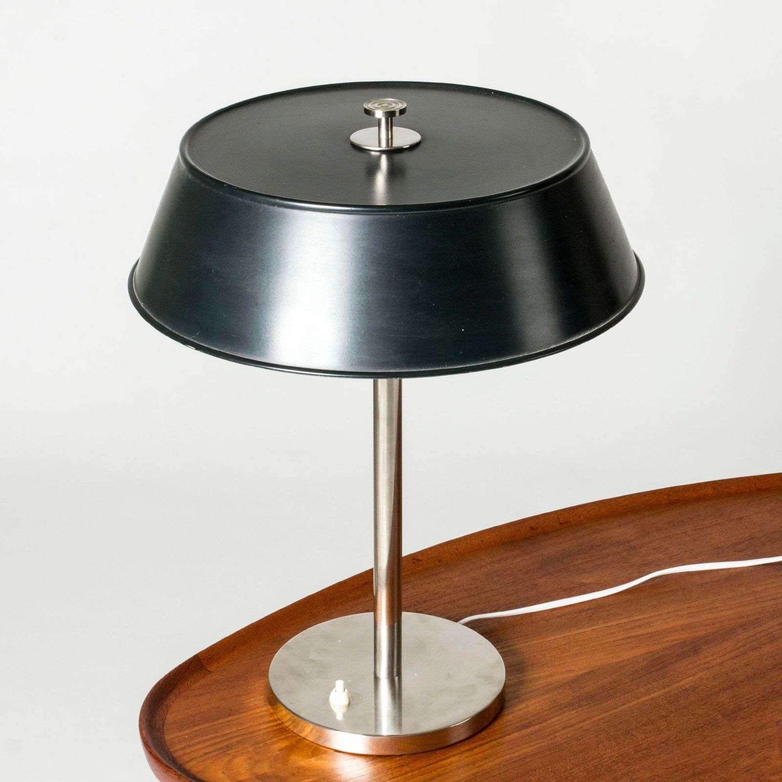 Lampe de table fonctionnaliste par Harald Notini, Böhlmarks, Suède, années 1930 photo for sale