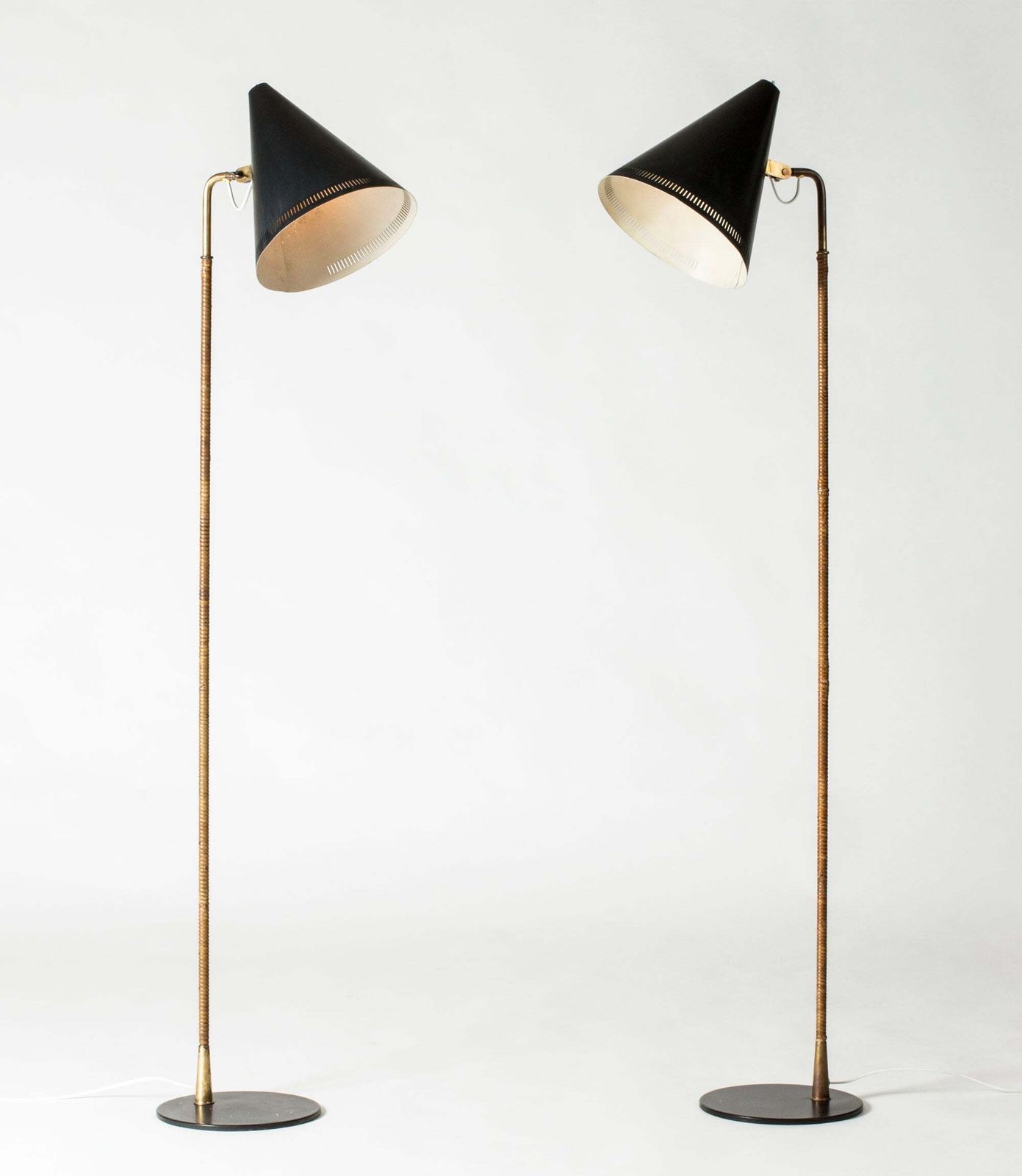 Lampadaires mid-century modern finlandais par Paavo Tynell pour Idman, années 1950 photo furniture