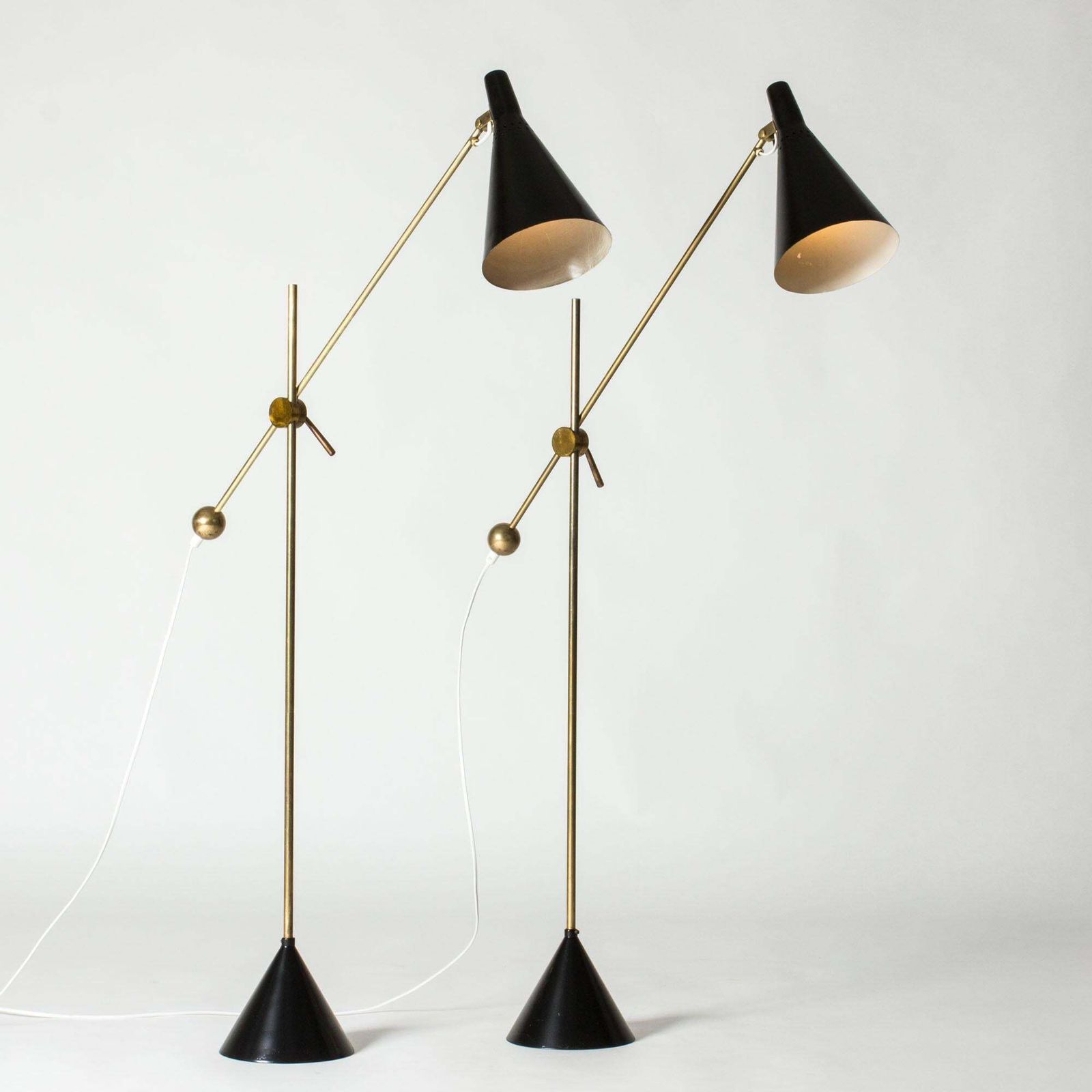 Paar mid-century messing vloerlampen van Tapio Wirkkala voor Idman, Finland, ca. jaren 1950