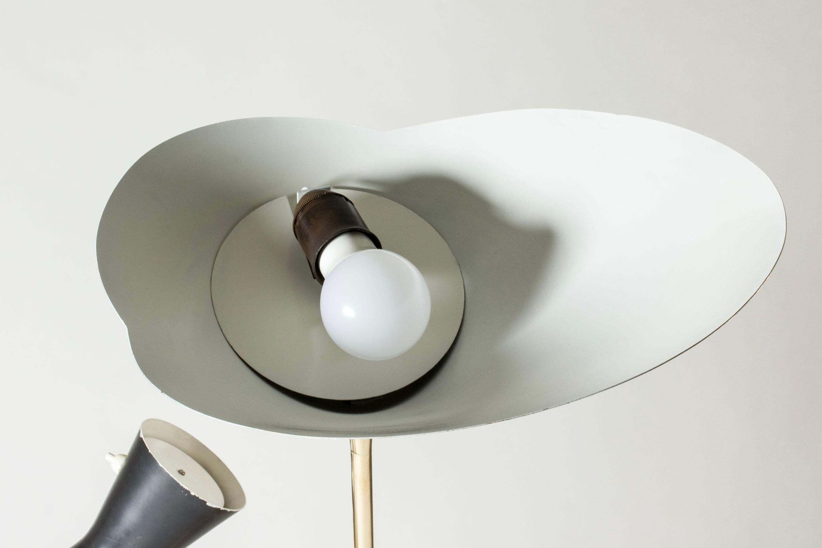 photo furniture Scandinavian Modern vloerlamp van Asea, Zweden, ca. jaren 1950