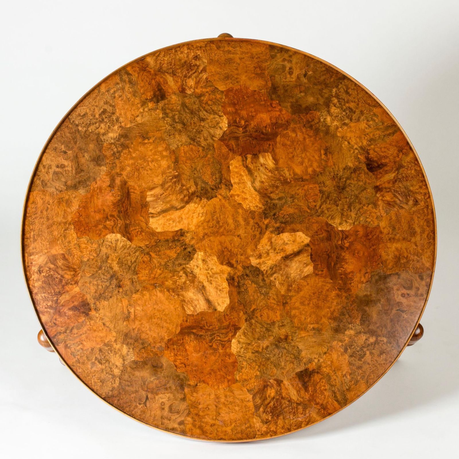Table basse suédoise mid-century en noyer par Josef Frank, Firma Svenskt Tenn, années 1950 photo vintage