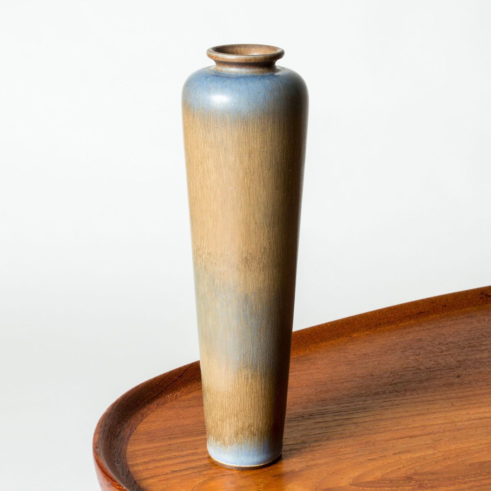 Midcentury steengoed vaas van Berndt Friberg, Gustavsbergs Studio, Zweden, 1955 photo Woonaccessoires