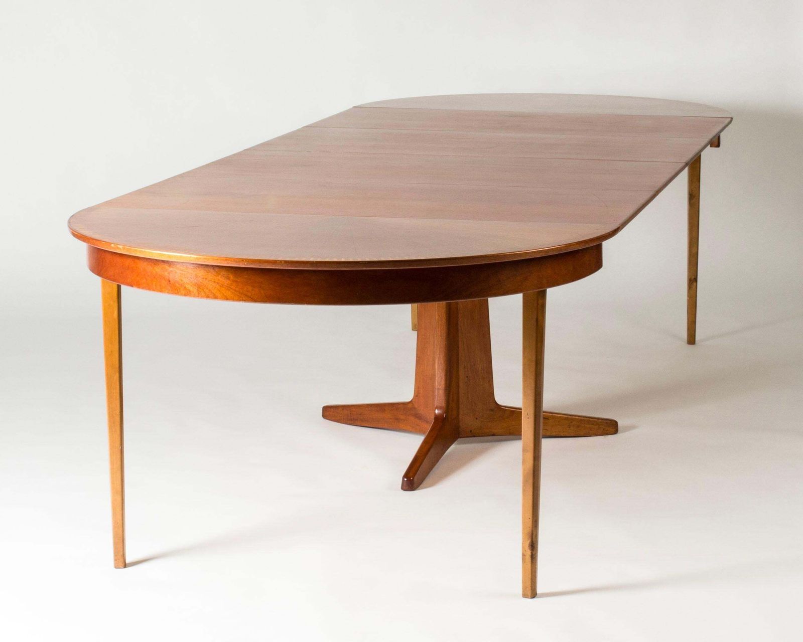 Mobilier Table à manger suédoise moderne en acajou par Carl Axel Acking, années 1940 photo
