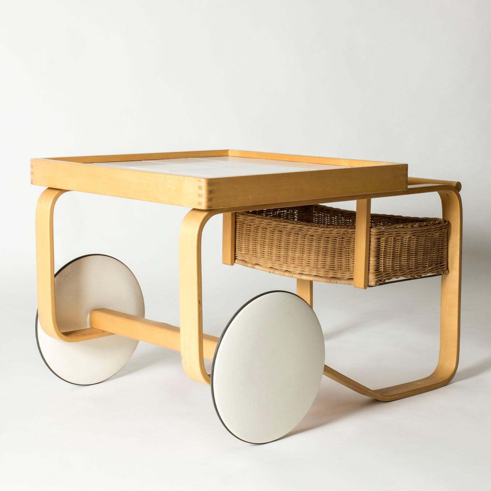 Chariot à thé finlandais modèle 900 par Alvar Aalto, Artek, Finlande photo 5109.0