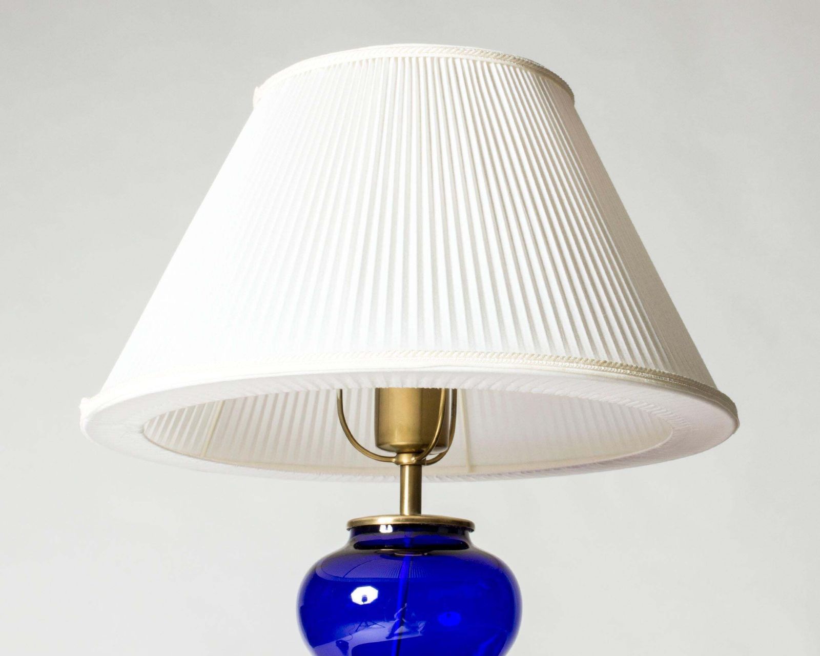 Zweedse moderne glazen tafellamp van Josef Frank voor Firma Svenskt Tenn, jaren 1940/50 photo buy