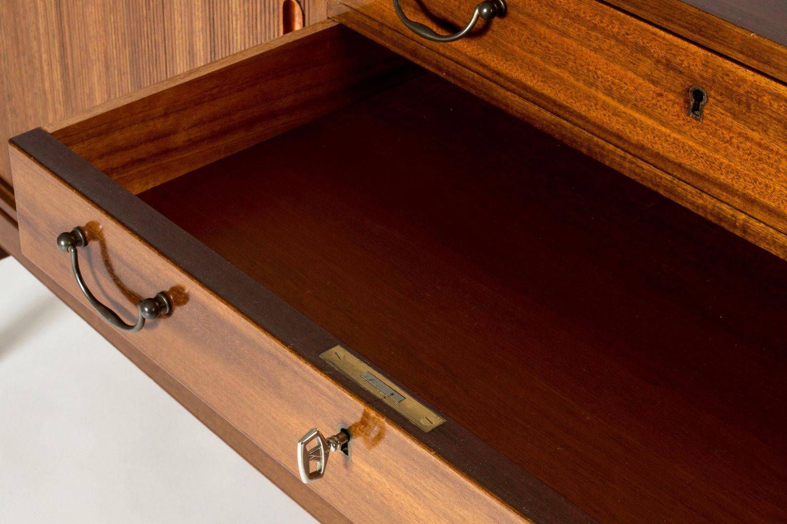 Meubels Mid-Century Modern Mahogany Dressoir by Ole Wanscher, jaren 1940 photo