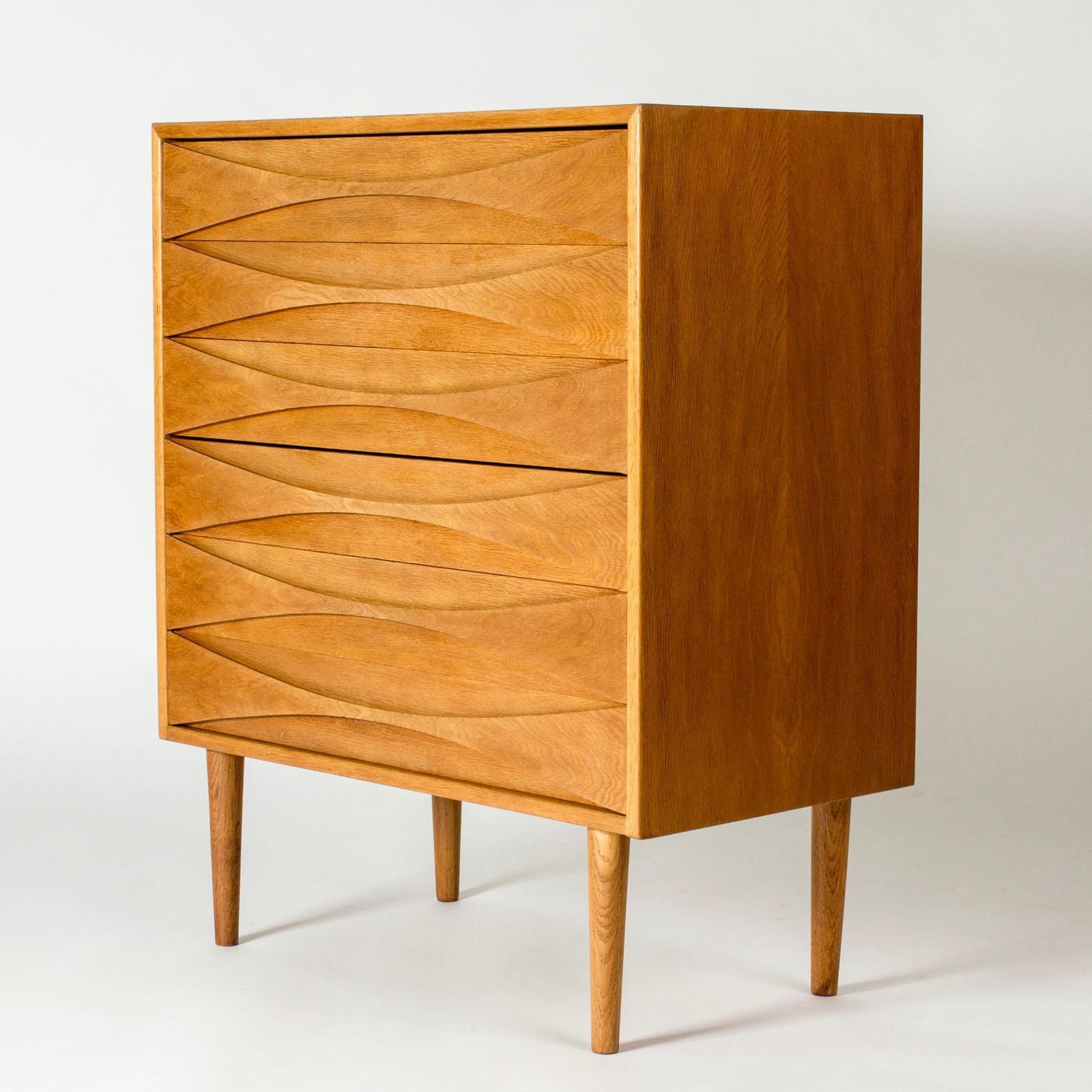 Commode scandinave moderne en chêne, par Niels Clausen, années 1960 photo furniture