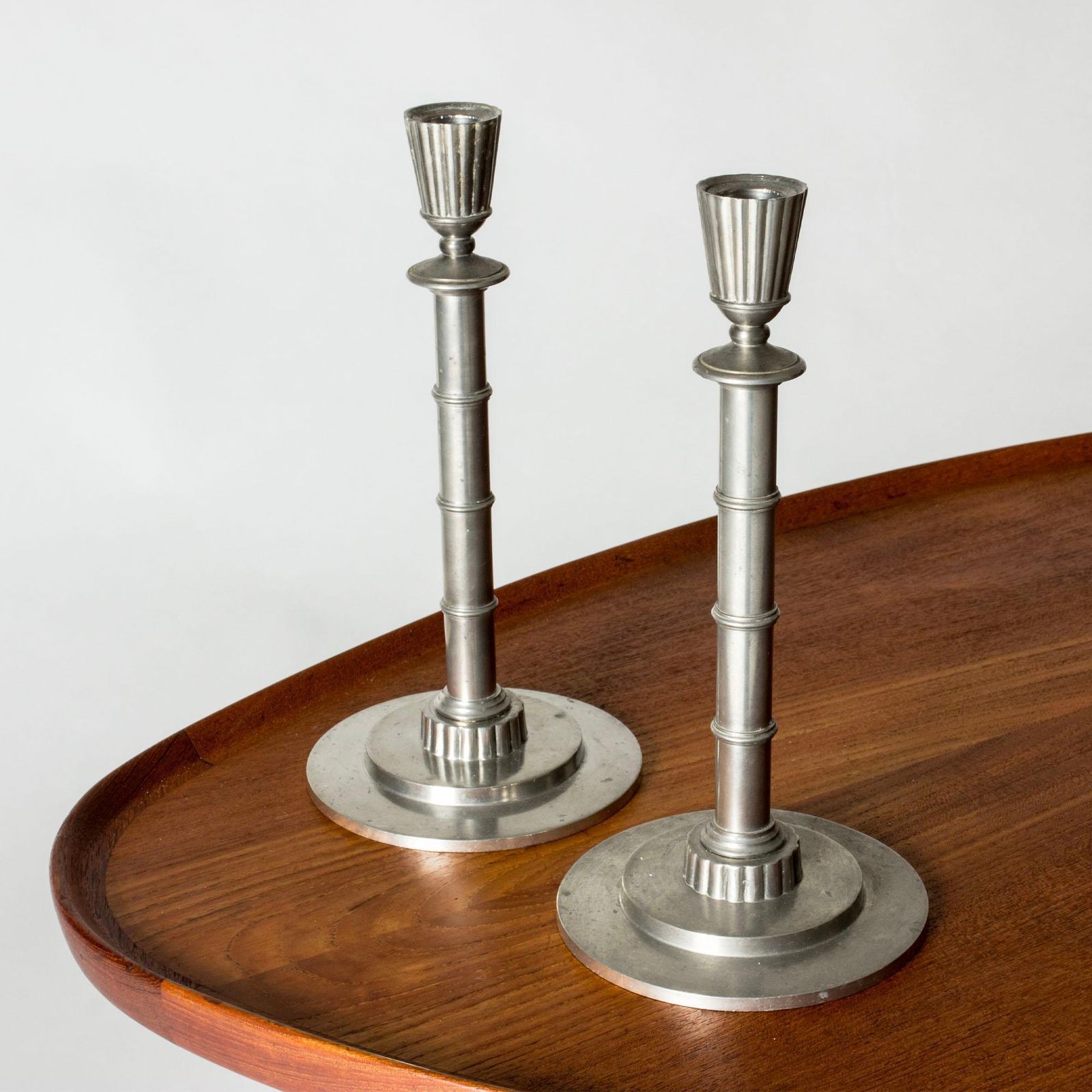Bougeoirs modernistes en étain par Erik Flemming, Suède, 1930 photo 3798.0