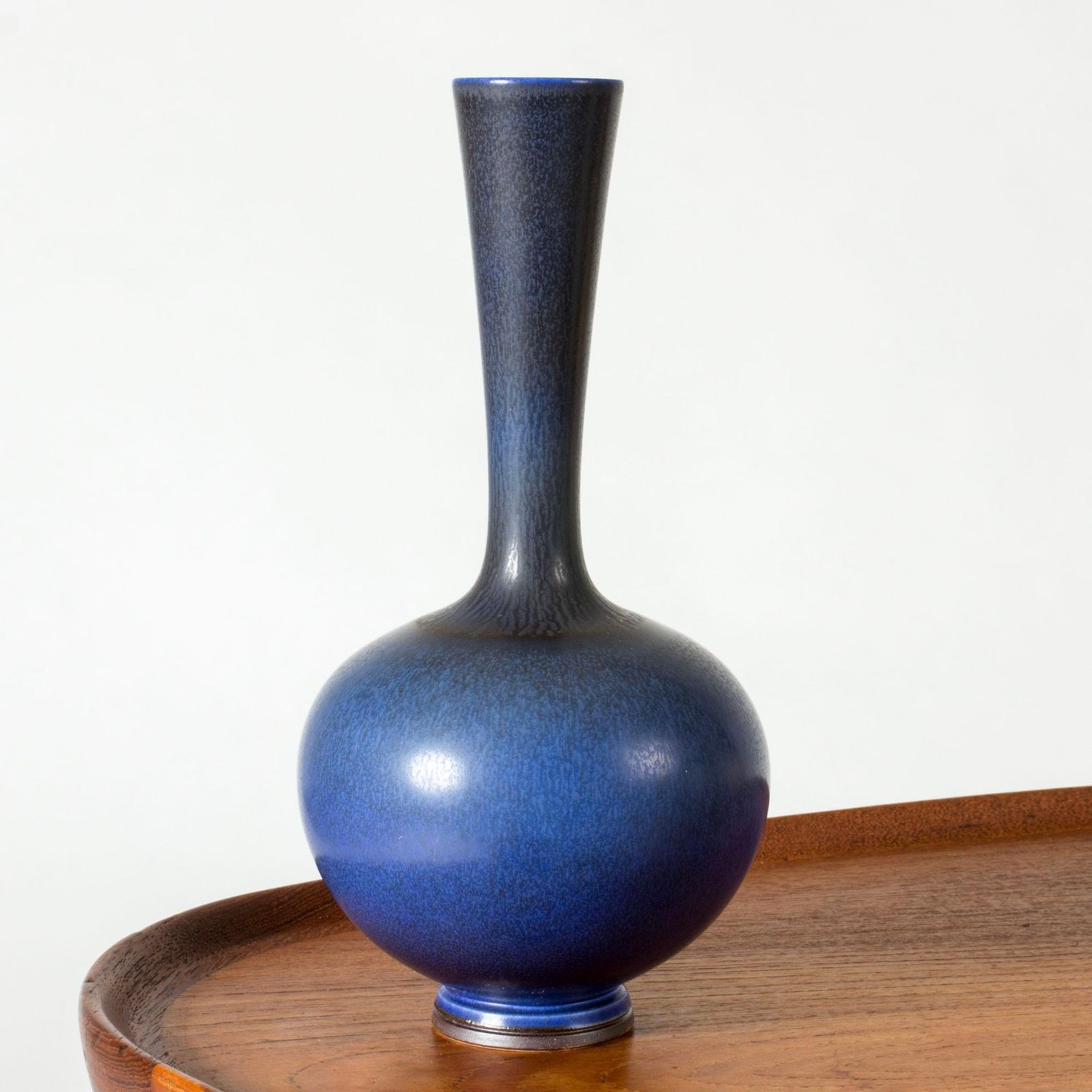 Vase en grès mid-century par Berndt Friberg, Gustavsberg, Suède, 1967 photo furniture