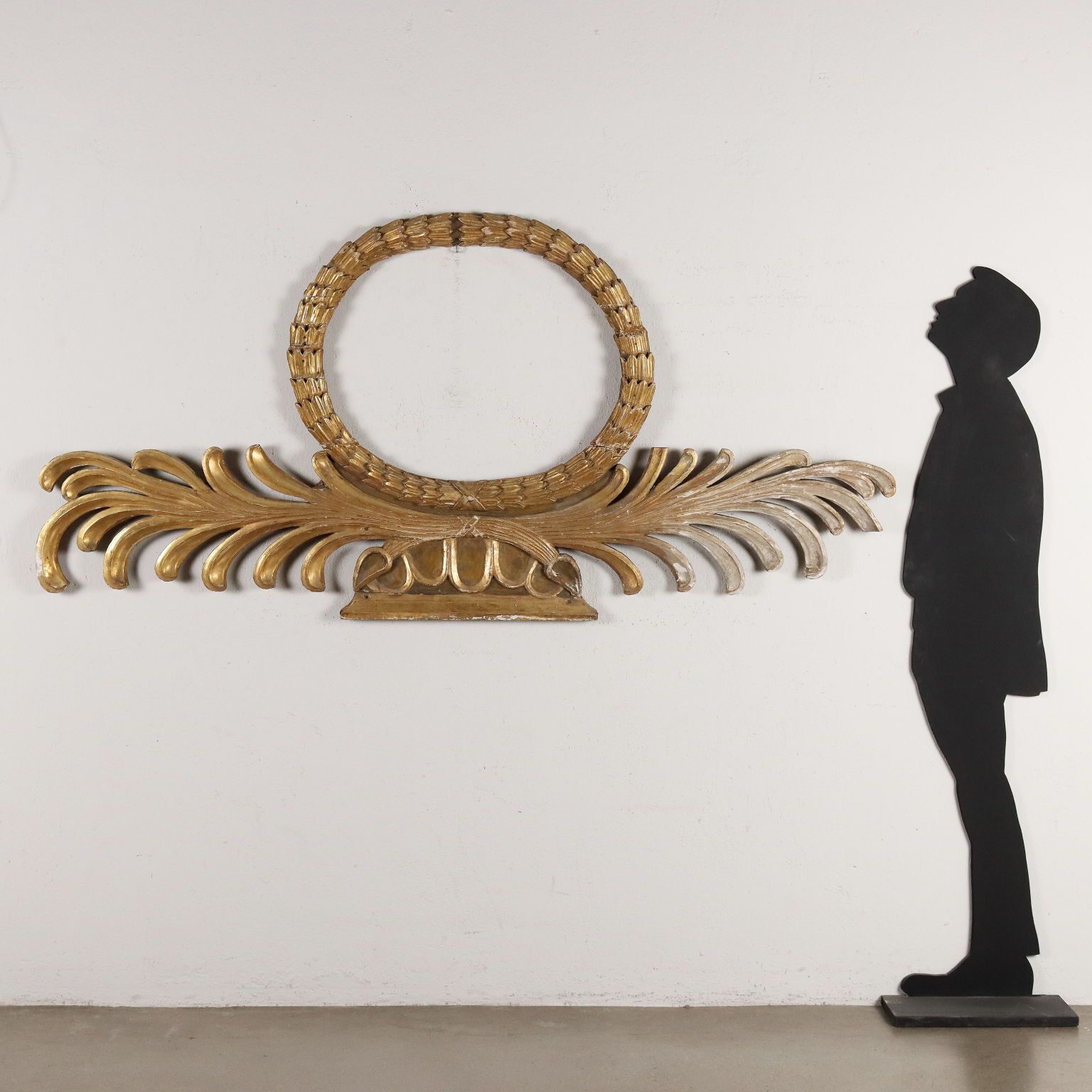 Frise de dessus-de-porte d'époque en bois sculpté et doré, Italie, XIXe siècle photo furniture