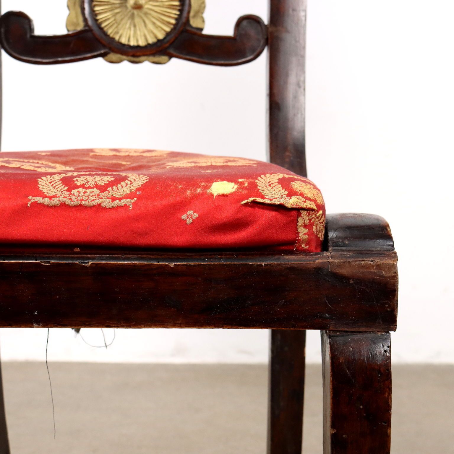 Paire de chaises Directoire en noyer   Italie, fin du XVIIIe au début du XIXe siècle photo 390.0
