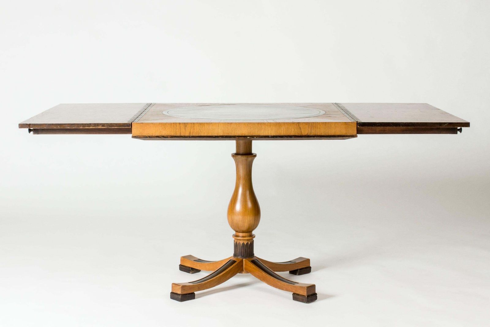 Table d'appoint moderniste par Erik Chambert, Suède, années 1930 photo 6417.0